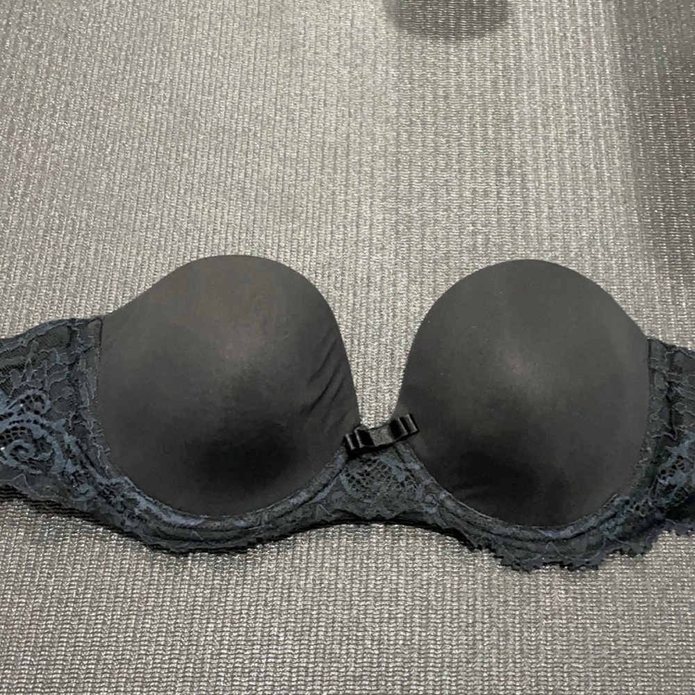 Simone Pérèle black strapless bra